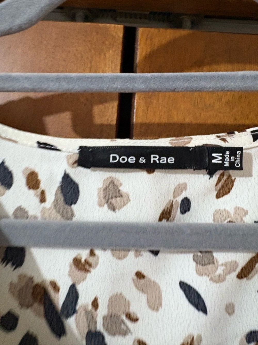 Doe & Rae Cream Leopard Print Blouse - Picture 2 of 3